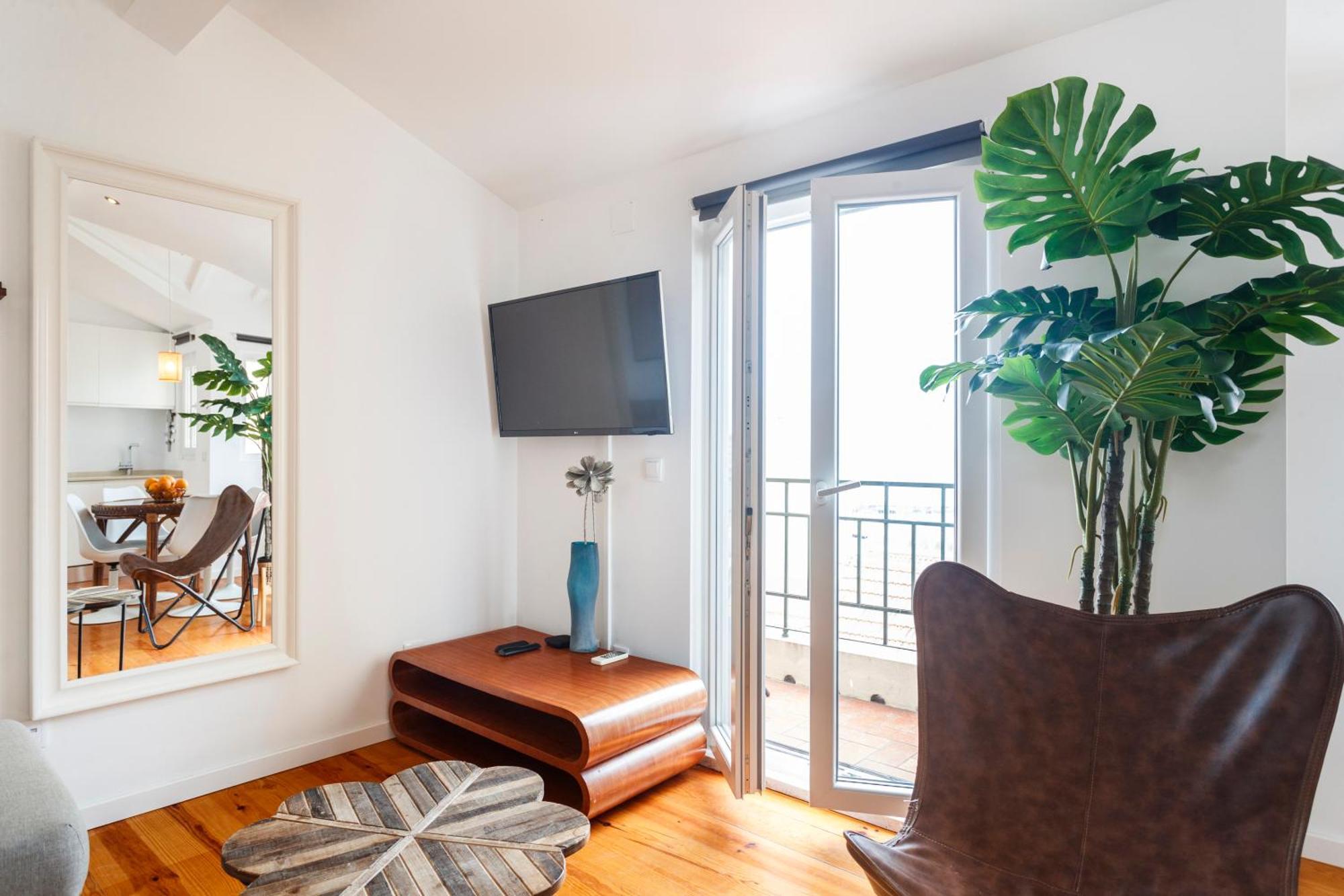 Bica Blue 1br Loft W Riverview N Ac By Lu Holidays Apartment Lissabon