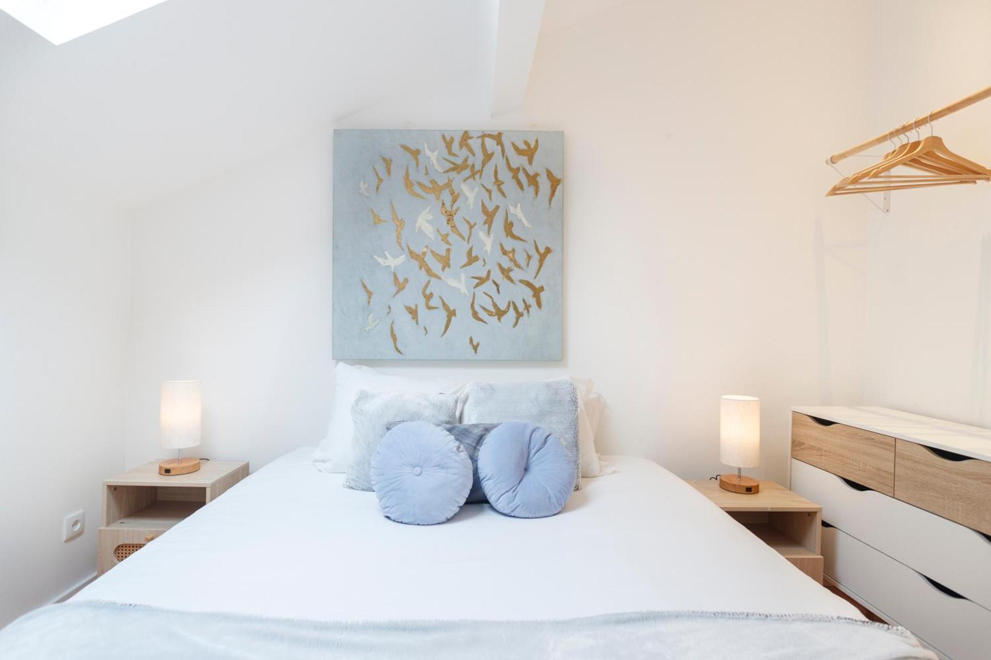 Bica Blue 1br Loft W Riverview N Ac By Lu Holidays Apartment Lissabon