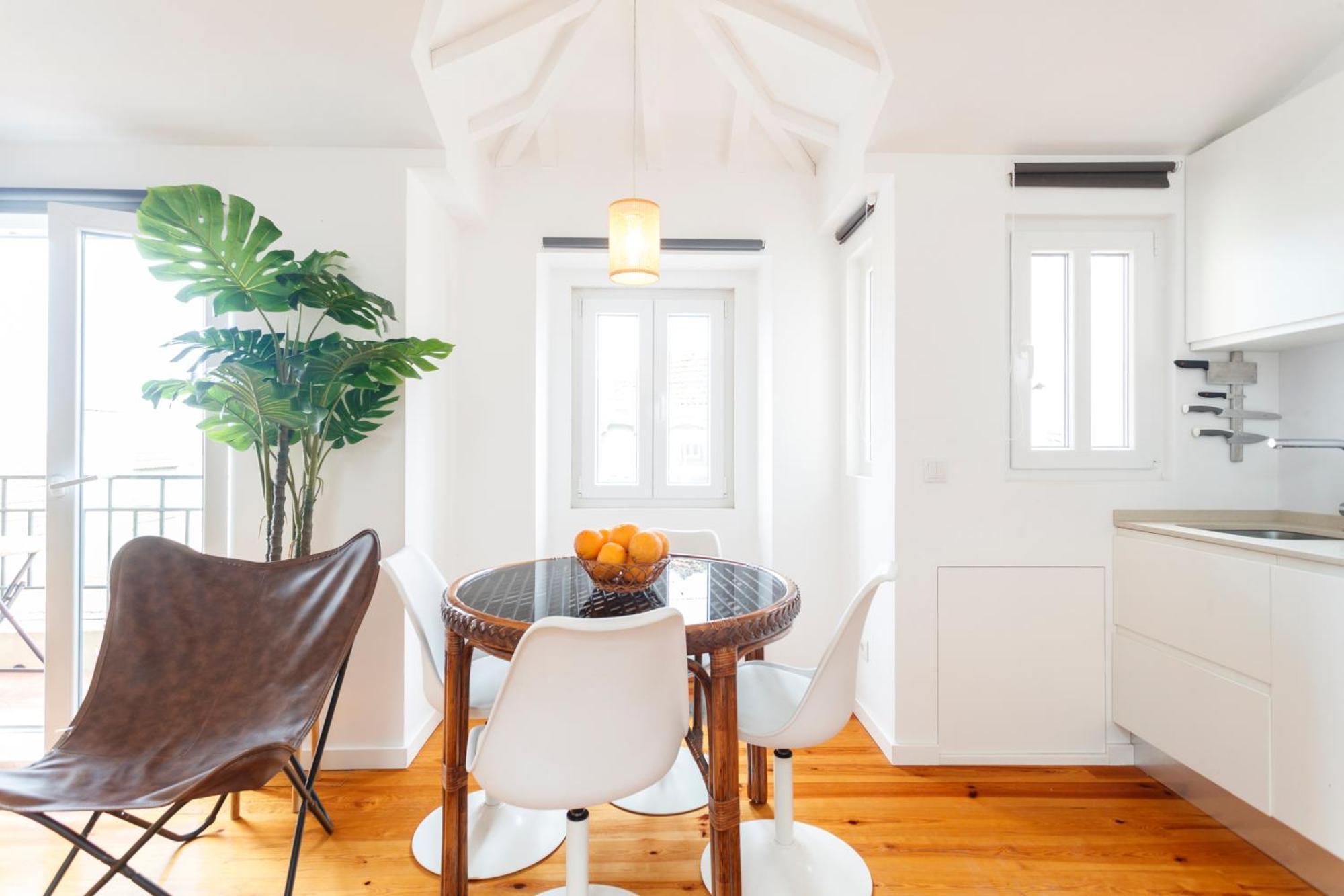 Bica Blue 1br Loft W Riverview N Ac By Lu Holidays Apartment Lissabon